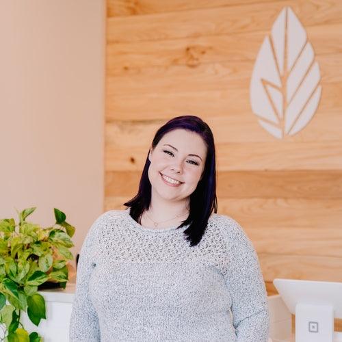 From Wannabe High School Arts Teacher, To Esthetician: Learn More About This Spa Owner’s Unusual Route To Esthetics And Business Ownership. - FRAÎCHEUR PARIS
